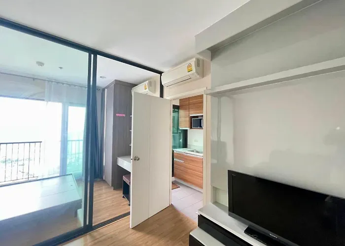 The Tree Rio Bang-aor Apartment *